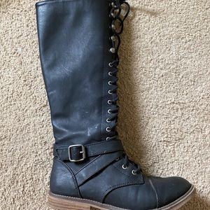Black Lace-Up Boots!!